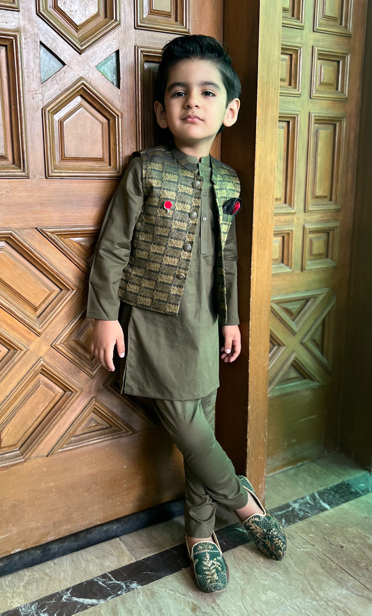 Mehndi dress online for baby boy